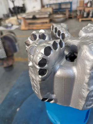 5 Blade Matrix Body PDC Drill Bits API Thread Rock Drilling Tool