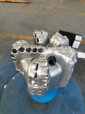 5 Blade Matrix Body PDC Drill Bits API Thread Rock Drilling Tool