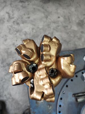 4.5 بوصة (114.3 ملم) لقمة حفر M516 PDC لحفر آبار النفط والغاز والتعدين